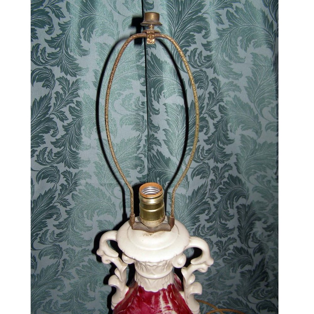 💡 RARE Working Antique 1940s Victorian Style Ceramic Rose Urn LAMP BASE by… - Picture 8 of 13